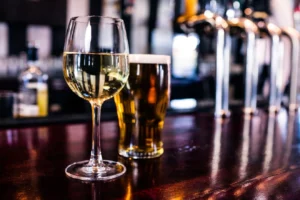 Heavy alcohol use linked to 232M missed workdays in US each year